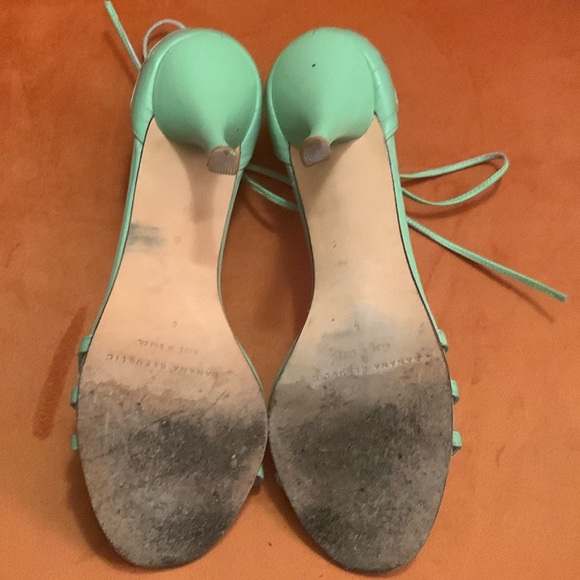 Banana Republic Cut Out Floral Detail Sandals - Picture 6 of 6